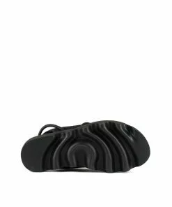 ISSEY MIYAKE X UN WOMEN Bind