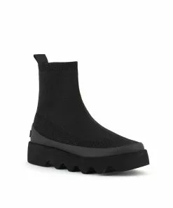 ISSEY MIYAKE X UN Bounce Fit Boot