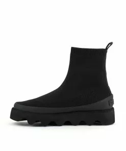 ISSEY MIYAKE X UN Bounce Fit Boot