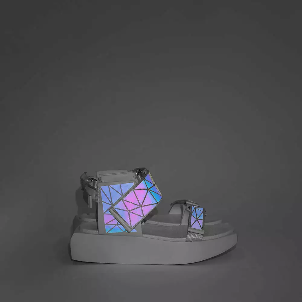 ANREALAGE X UN WOMEN Dimension Wa Lo