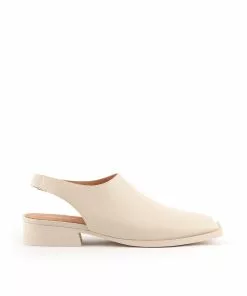 ISSEY MIYAKE X UN WOMEN Fin Flat