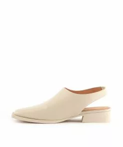 ISSEY MIYAKE X UN WOMEN Fin Flat