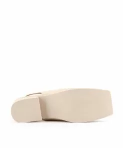 ISSEY MIYAKE X UN WOMEN Fin Flat