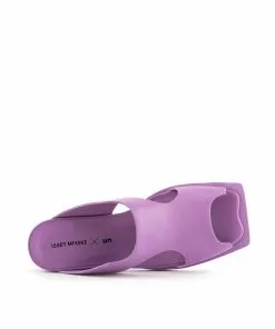 ISSEY MIYAKE X UN WOMEN Fin Sandal