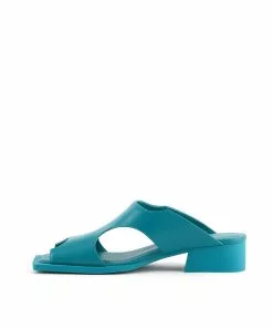 ISSEY MIYAKE X UN WOMEN Fin Sandal