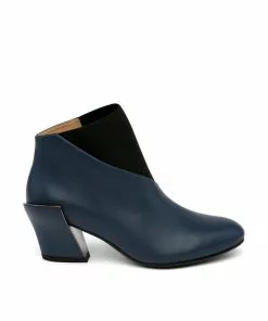 ISSEY MIYAKE X UN WOMEN Wrap Bootie Mid