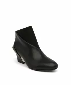 ISSEY MIYAKE X UN WOMEN Wrap Bootie Mid